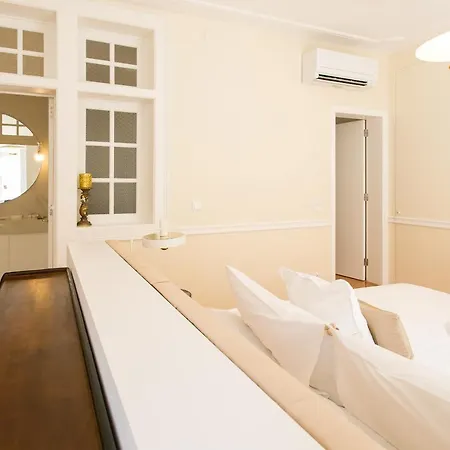 Chiado Deluxe Gem 4bdr Amazing דירה *