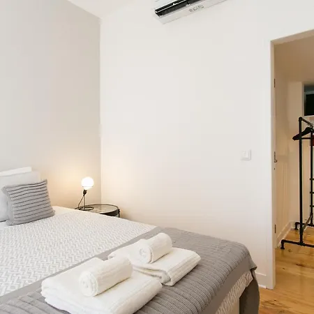 Daire Chiado Deluxe Gem 4bdr Amazing