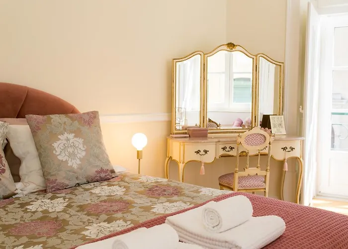 Chiado Deluxe Gem 4bdr Amazing Apartman Lisboa