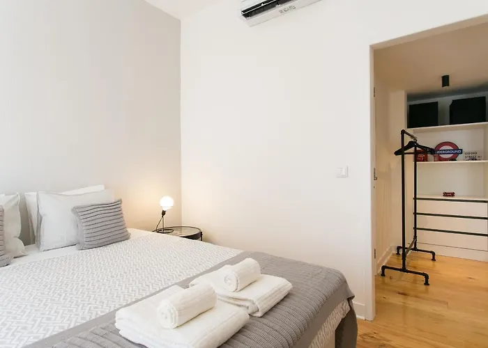 Apartman Chiado Deluxe Gem 4bdr Amazing