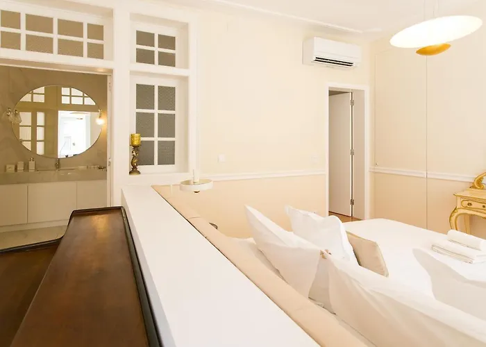 Chiado Deluxe Gem 4bdr Amazing Apartman *