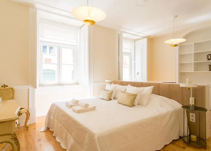 Chiado Deluxe Gem 4bdr Amazing