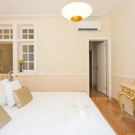 Chiado Deluxe Gem 4bdr Amazing Apartamento